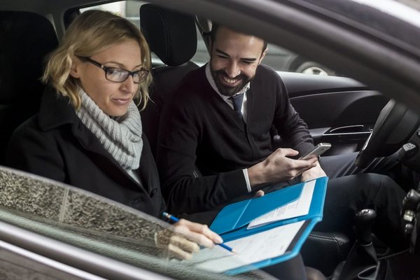 Quelles sont les responsabilités et obligations de carte grise pour les véhicules de location ?