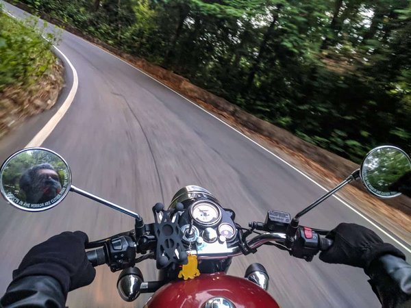 Comment préparer une Royal Enfield Himalayan pour un voyage transcontinental ?